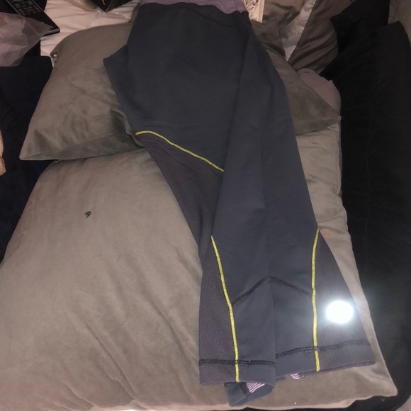 Lulu lemon capris - Picture 2 of 5